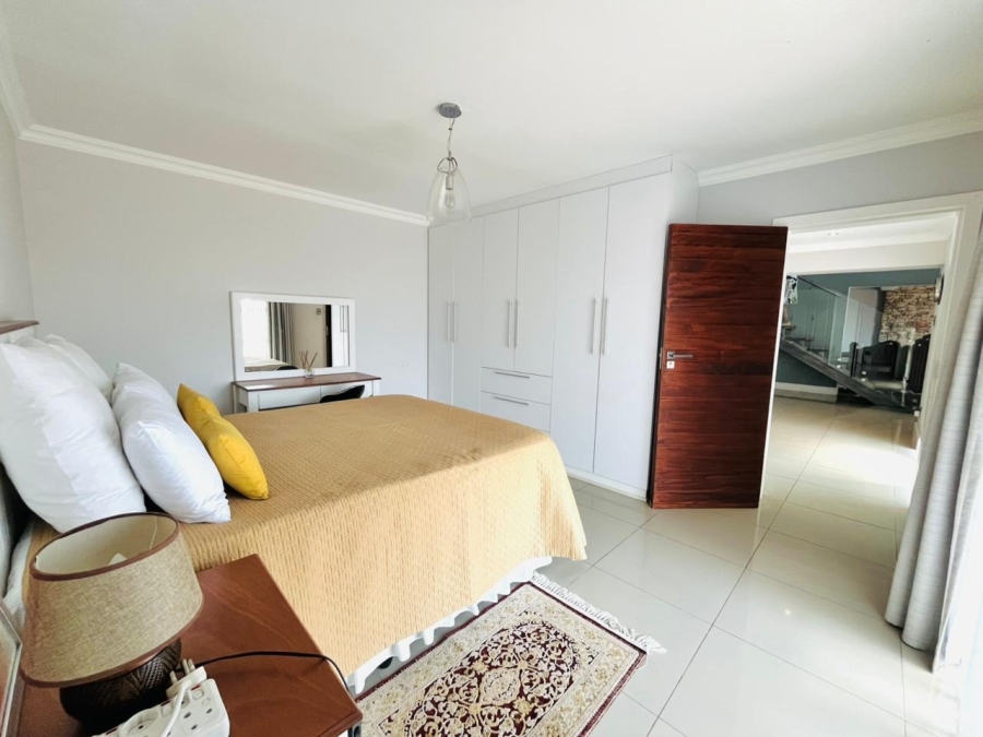 6 Bedroom Property for Sale in Gonubie Eastern Cape